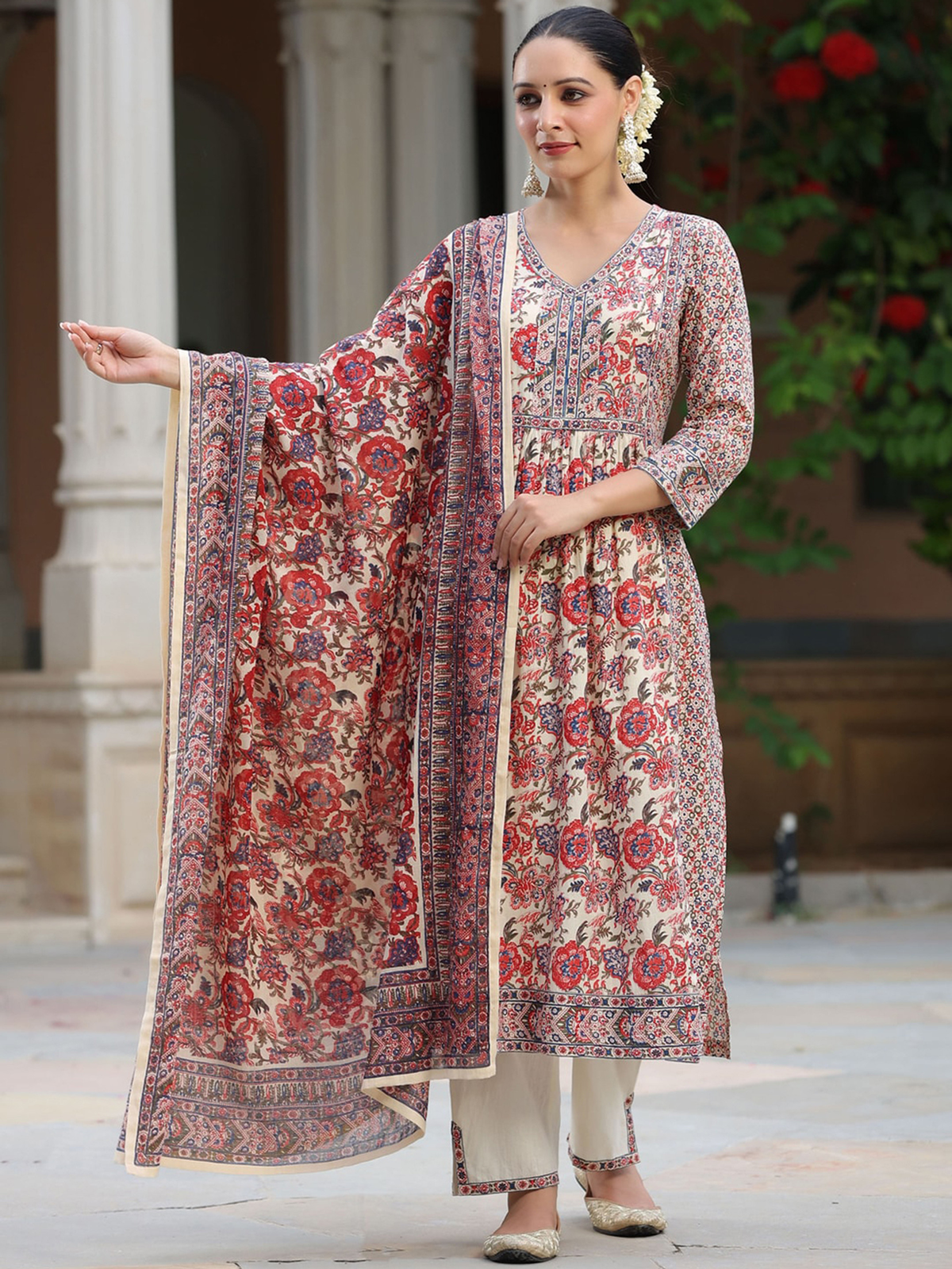 Floral Printed Sequinned Pure Cotton Kurta & Trousers With Dupattaumber of Items 3