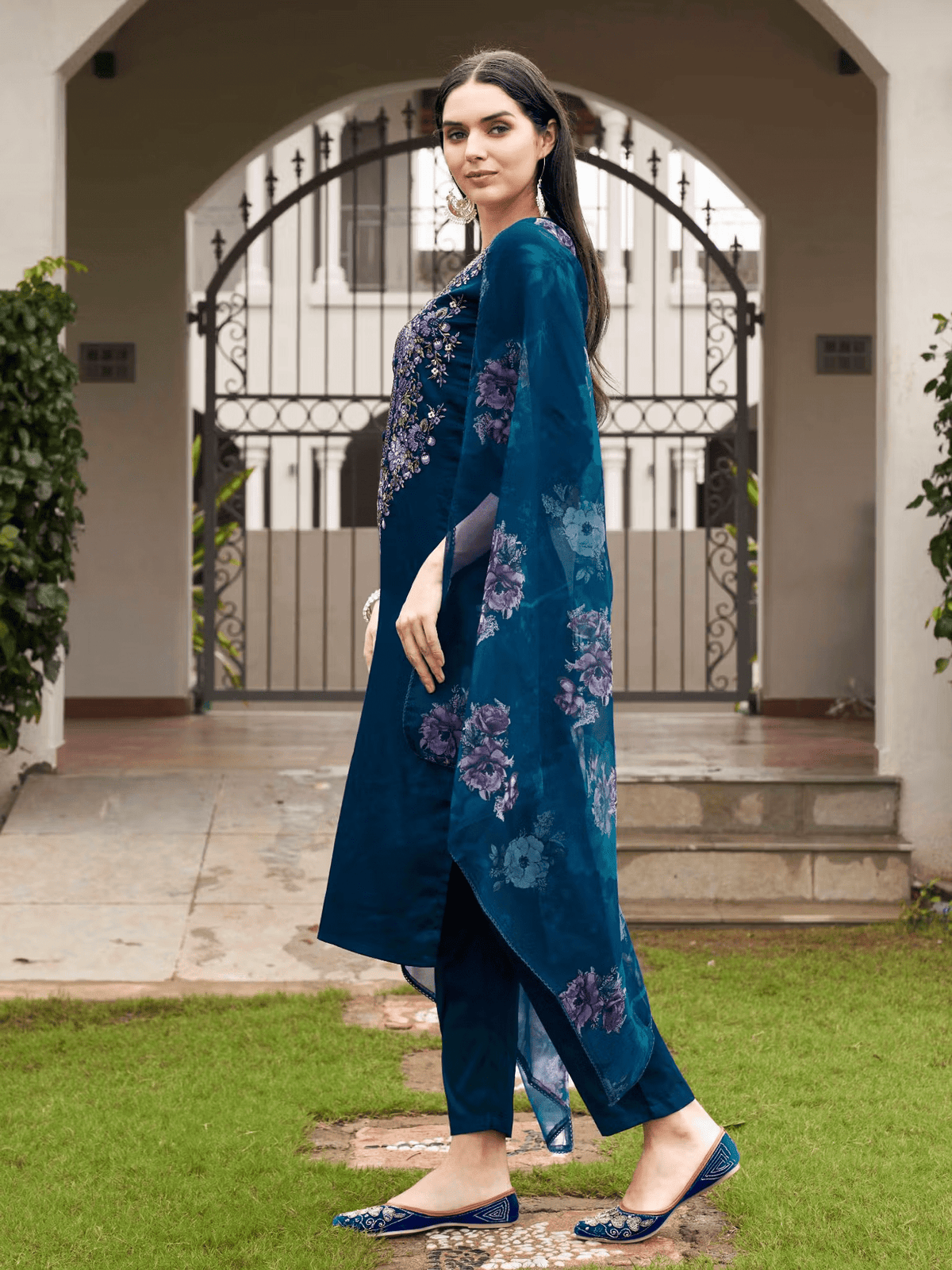 Aromie three piece cotton blend kurta set Canada featuring floral designs in rich blue tones