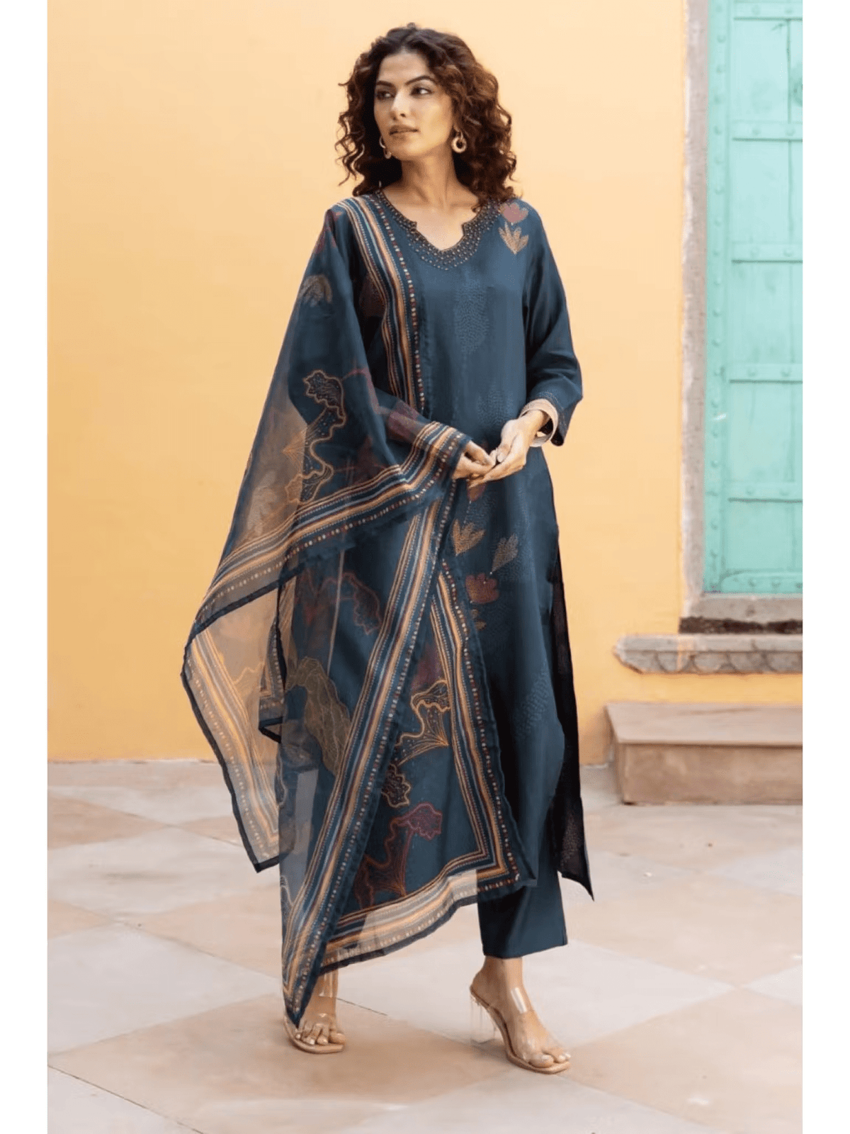 Aromie cotton embroidered kurta set Canada featuring elegant embroidery and a stylish dupatta