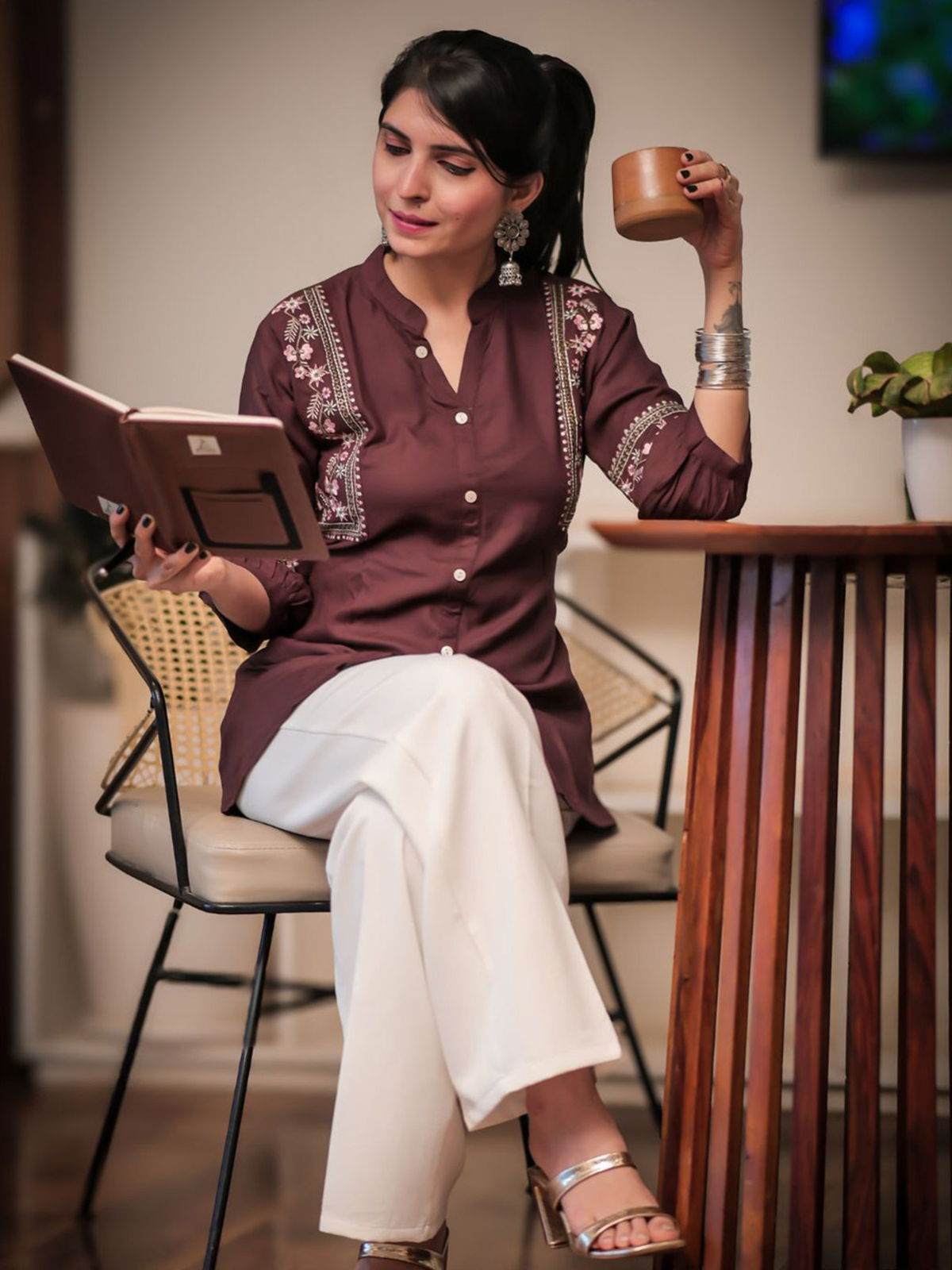 Women’s Brown & White Floral Embroidered Rayon Tunic AROMIE.STORE