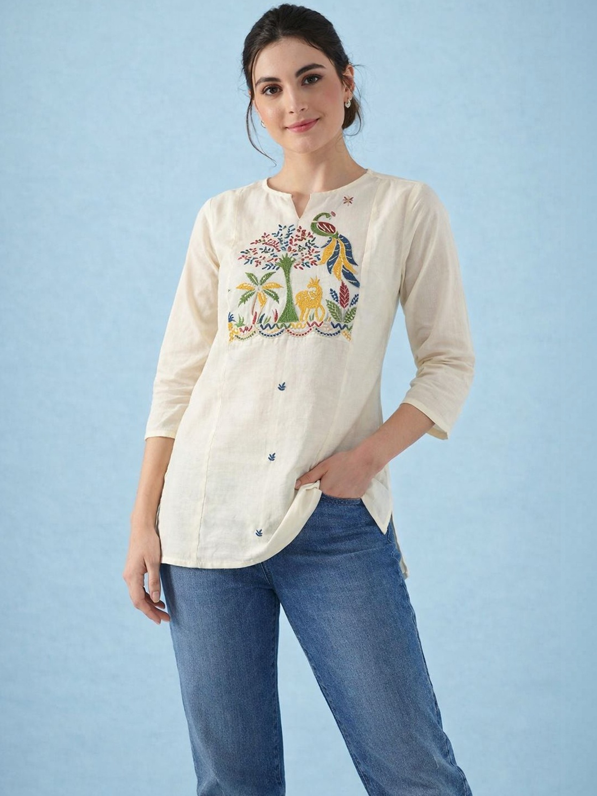 Women’s Off-White Chikankari Cotton Kurti AROMIE.STORE