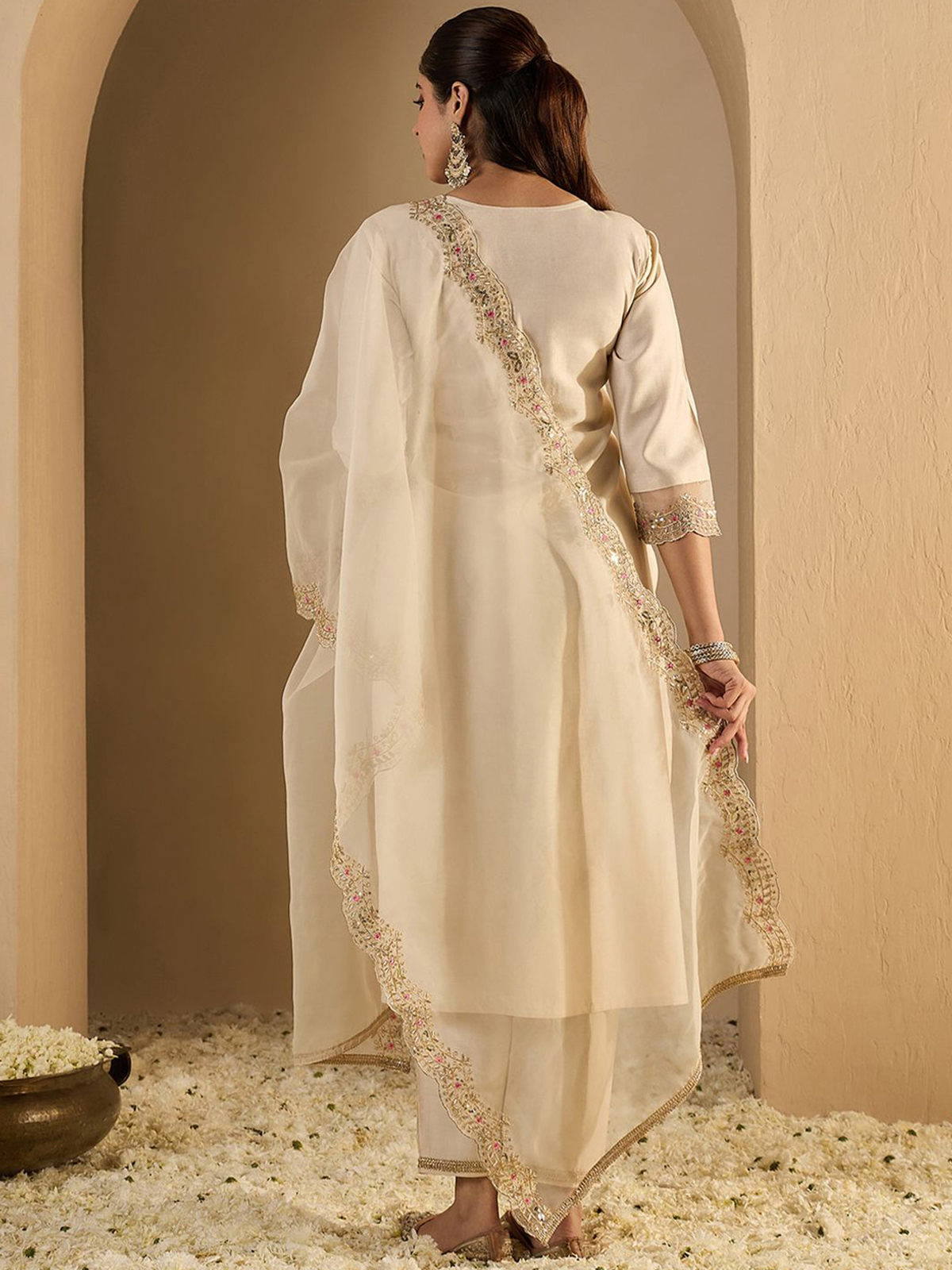 Cream, Pink & Gold Ethnic Motif Printed Liva Kurta Set with Trousers & Organza Dupatta