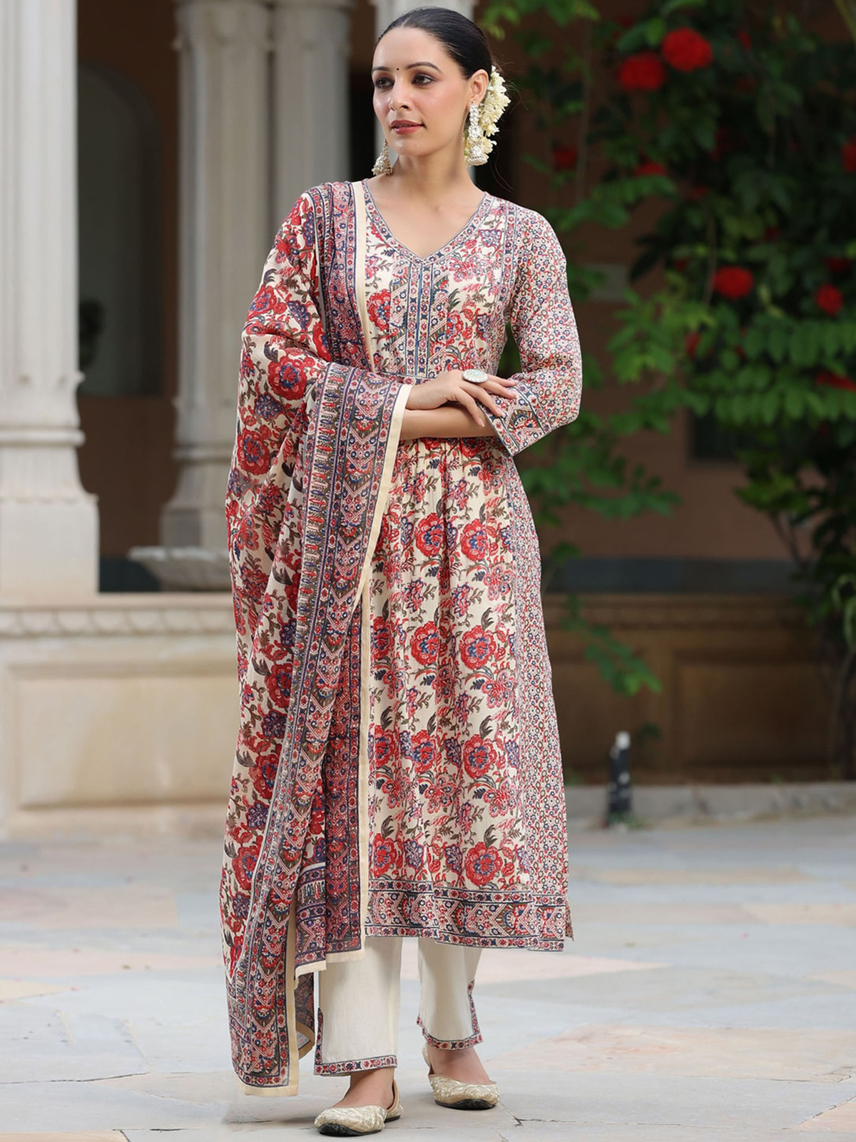 Floral Printed Sequinned Pure Cotton Kurta & Trousers With Dupattaumber of Items 3