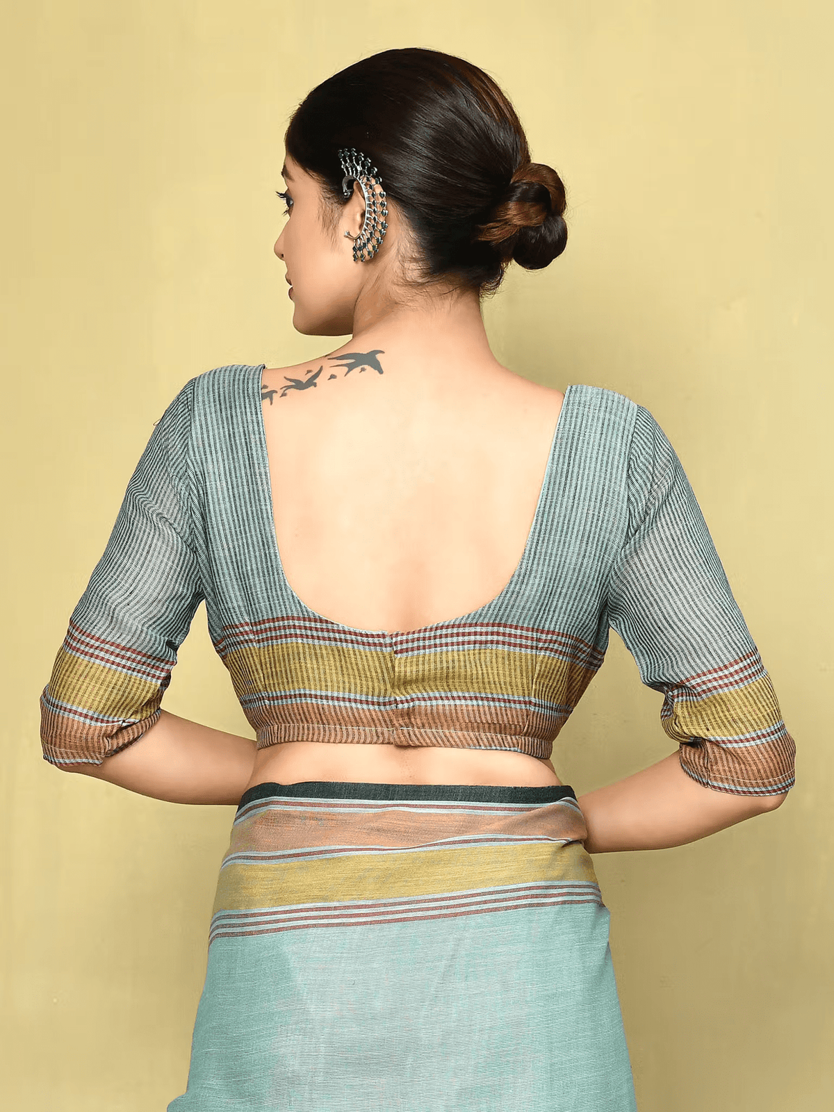 Eco - Friendly Linen Hand - Woven Saree with Tasseled Design – DIY Blouse Cutout Included - aromie