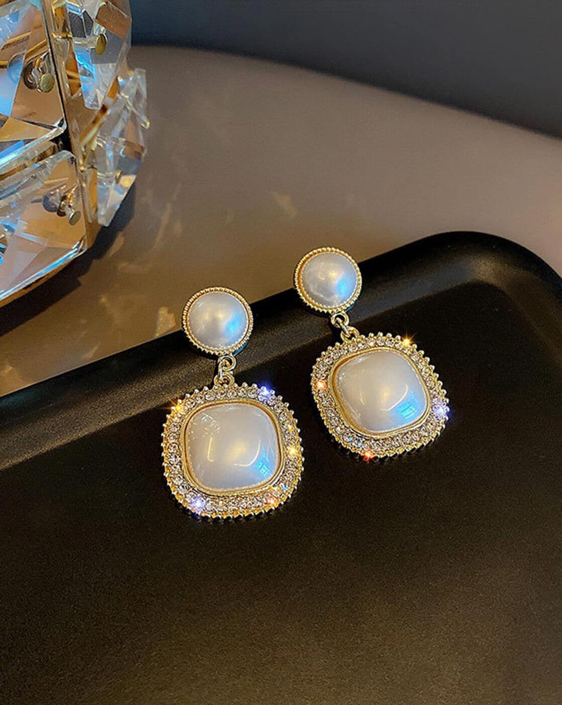 Elegant Earrings for Women – Stylish and Trendy Design, Perfect for Any Occasion - aromie