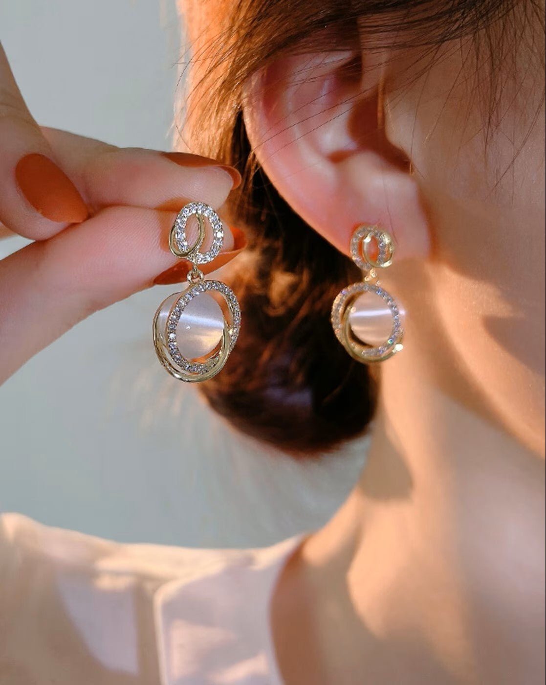 Elegant Shining Diva Metal Earrings – Lightweight Traditional Design for Women - aromie