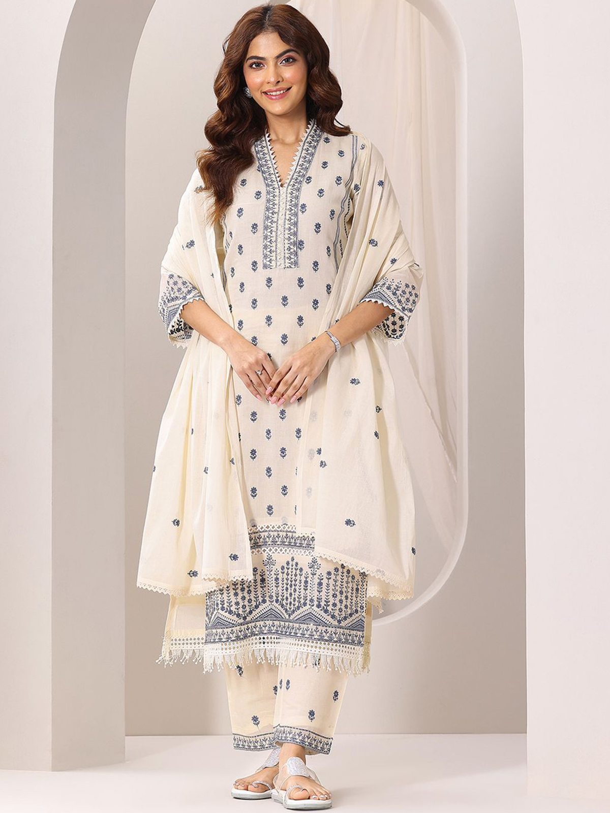Elegant three piece embroidered cotton kurta Canada featuring intricate patterns and a stylish dupatta
