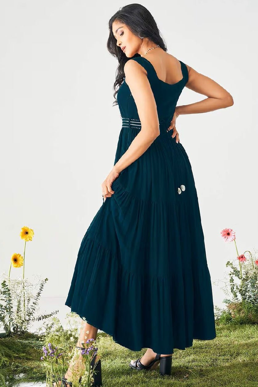Embroidered Fox Georgette Fit & Flare Dress | Sleeveless Party Dress for Women Canada - aromie