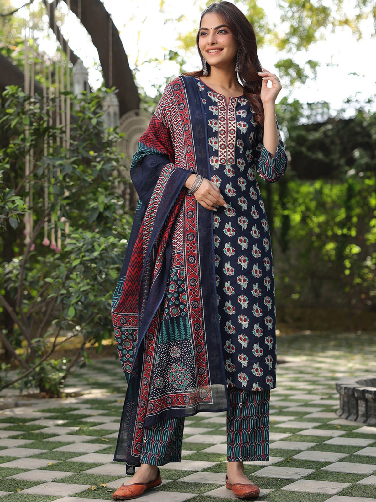 Three Piece Embroidered Mulmul Kurta Canada Set with Beautiful Designs and Matching Dupatta