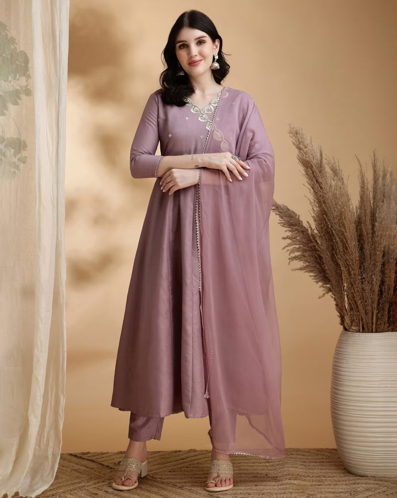 Elegant Embroidery Anarkali Kurta Set Canada in soft lavender with detailed stitching and flowy fabric