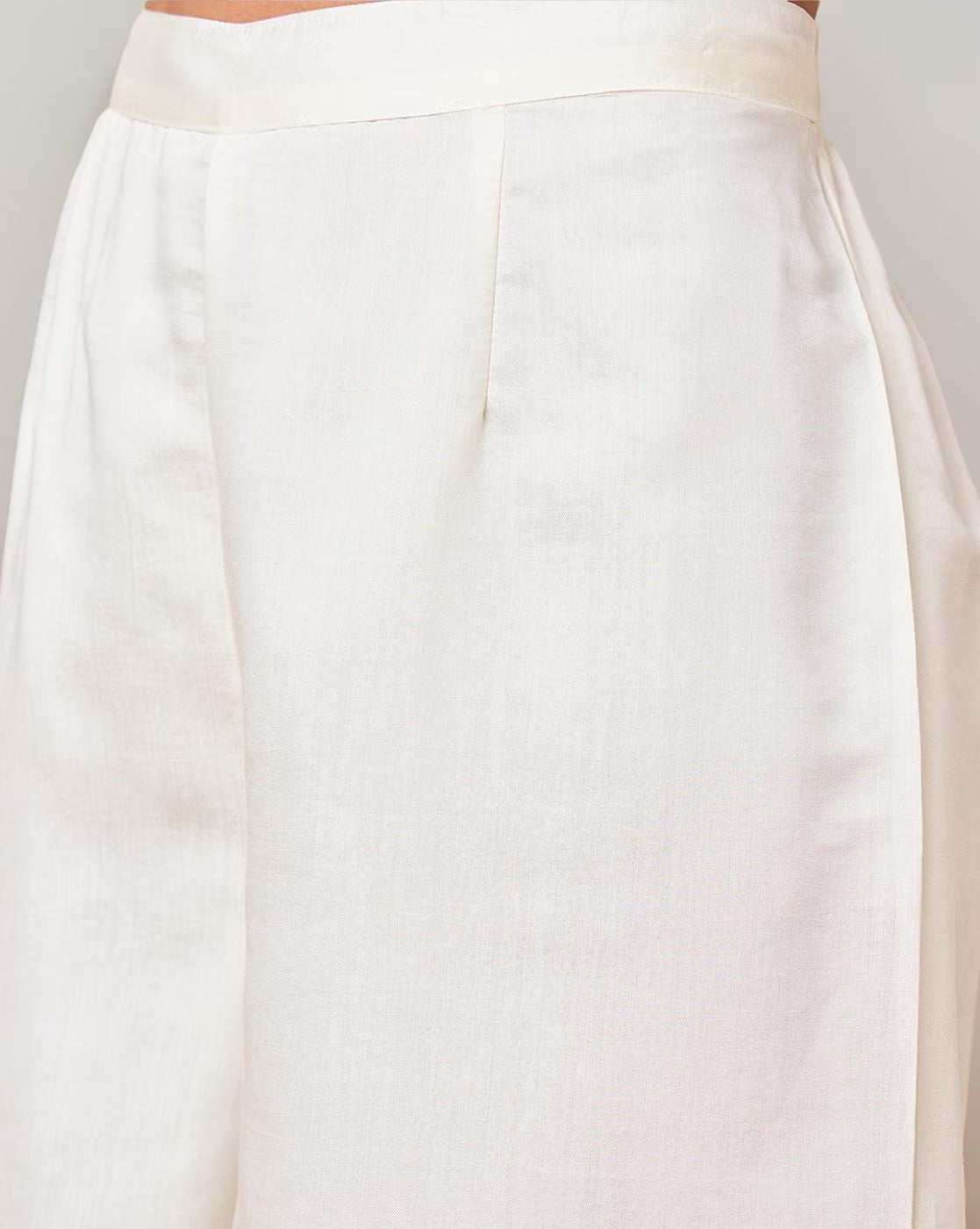 Aromie three piece kurtha set close up of ivory pants and waist detail affordable silk blend kurta set