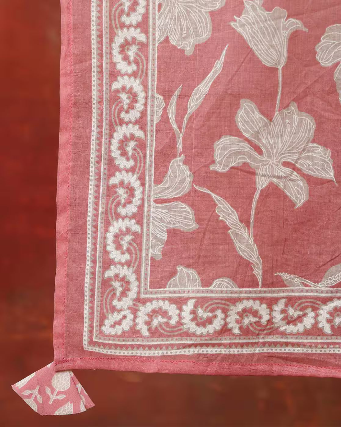 aromie three piece kurtha pink floral printed dupatta corner with white border and tassel Cotton blend kurta set Canada