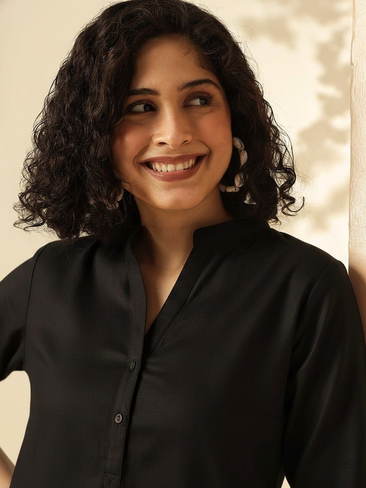 Women’s Black Straight Kurti with Mandarin Collar AROMIE.STORE