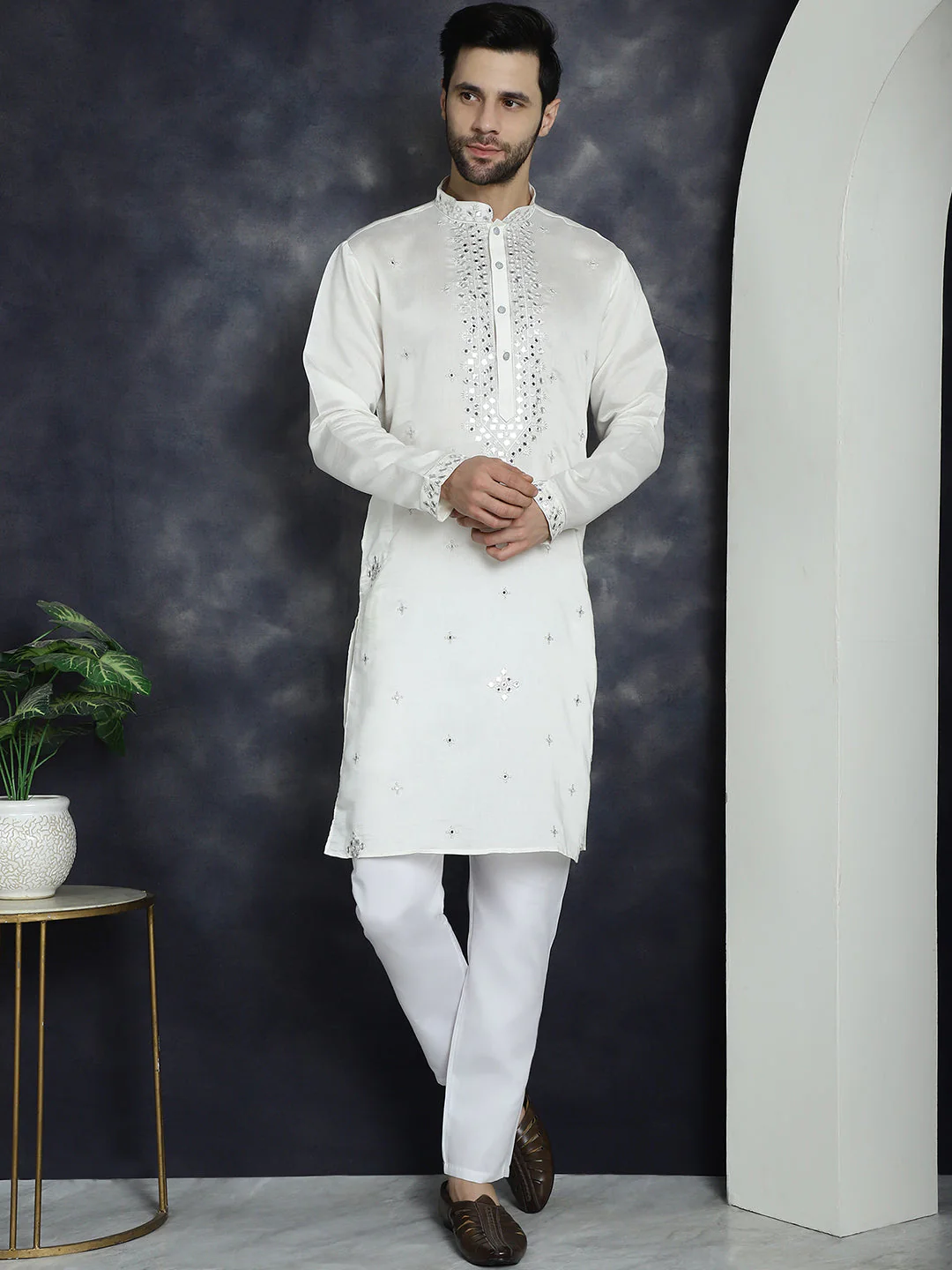 Men’s White Embroidered Kurta in Canada