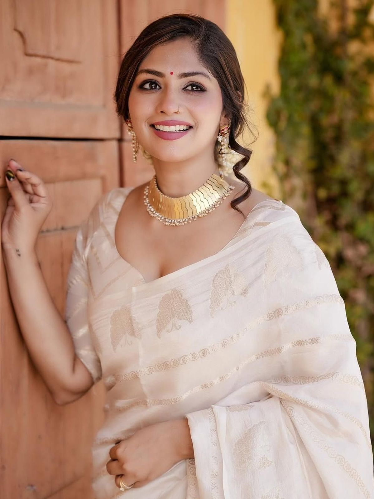 Off White Banarasi Zari Silk Saree with Woven Design Border