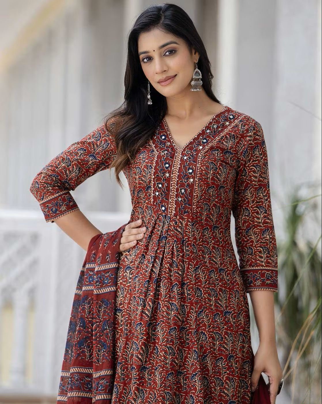 Aromie floral cotton kurta set featuring intricate patterns and a beautiful silhouette, perfect for casual wear.