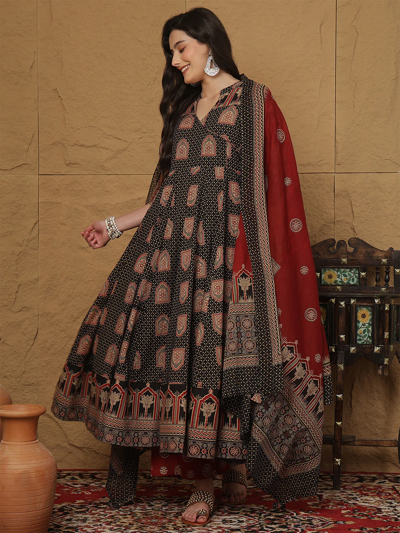 Aromie three piece kurtha featuring a floral embroidered georgette maxi dress in Canada with intricate patterns.