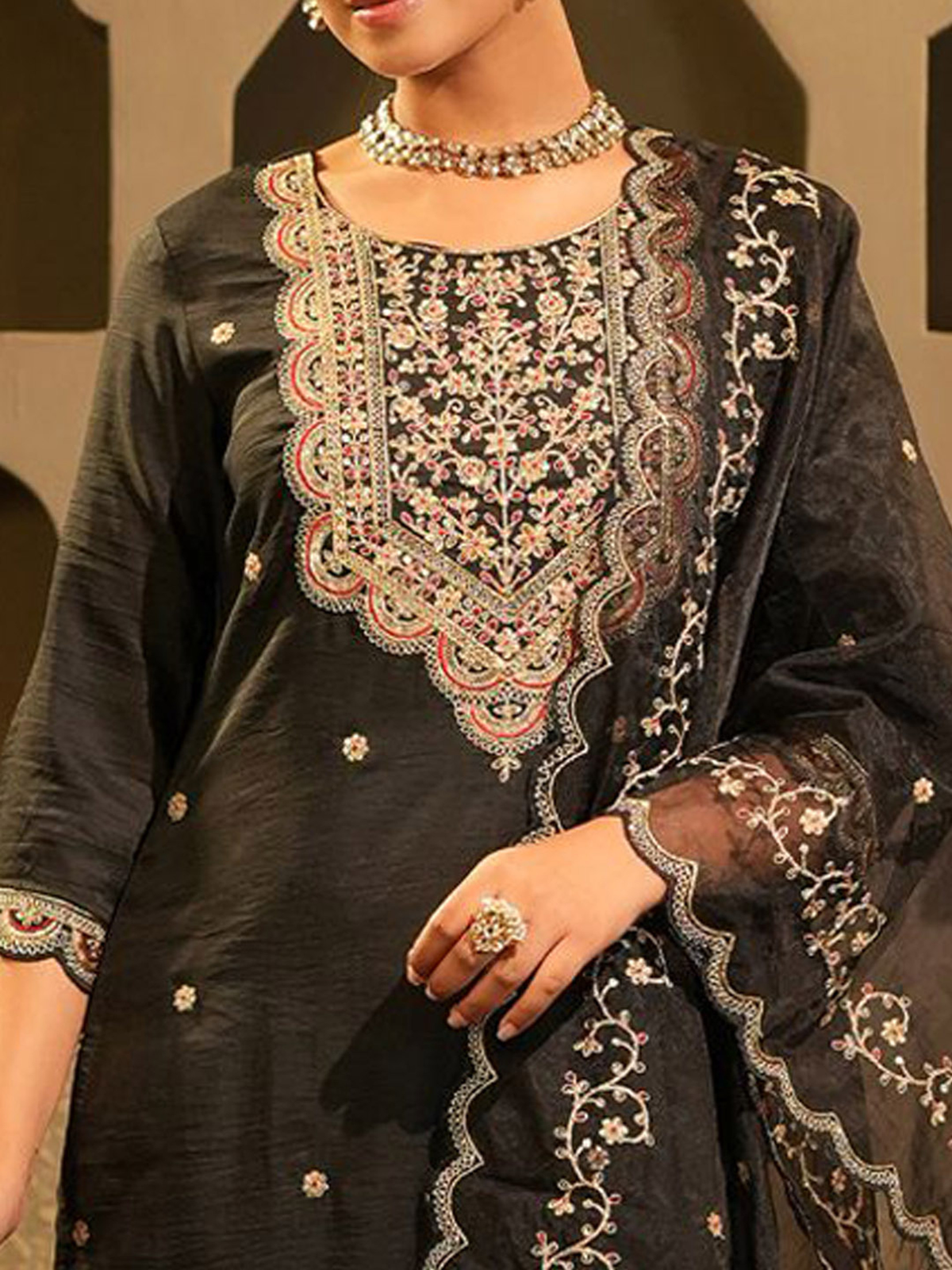 Aromie floral embroidered kurta set featuring intricate floral designs and elegant detailing with matching dupatta