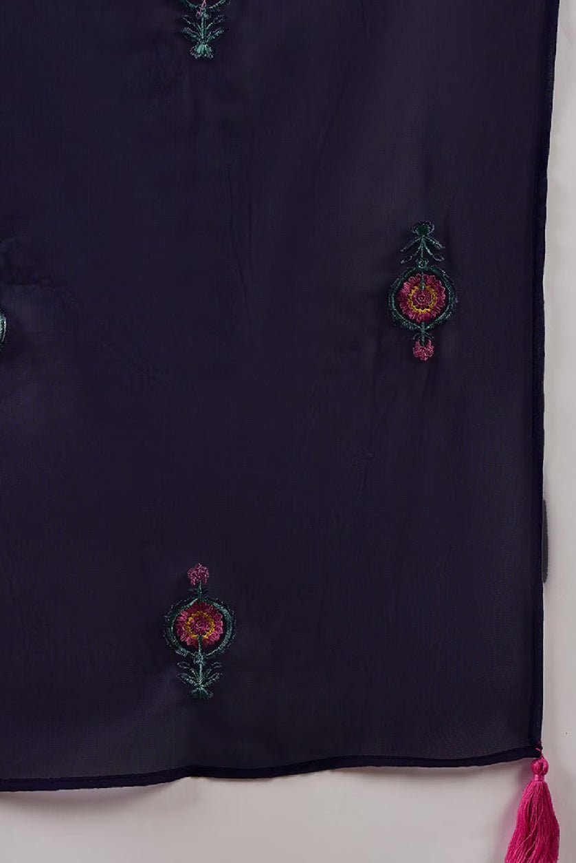 Floral Silk Kurta Set Canada featuring intricate embroidery and vibrant colors for stylish occasions