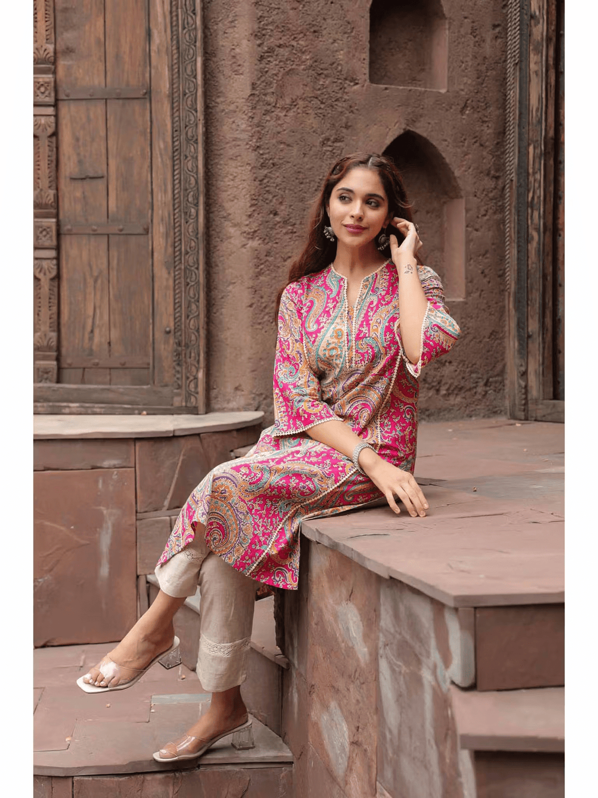Aromie Fuchsia Floral Paisley Kurta Canada featuring stylish patterns and elegant design, perfect for casual wear.
