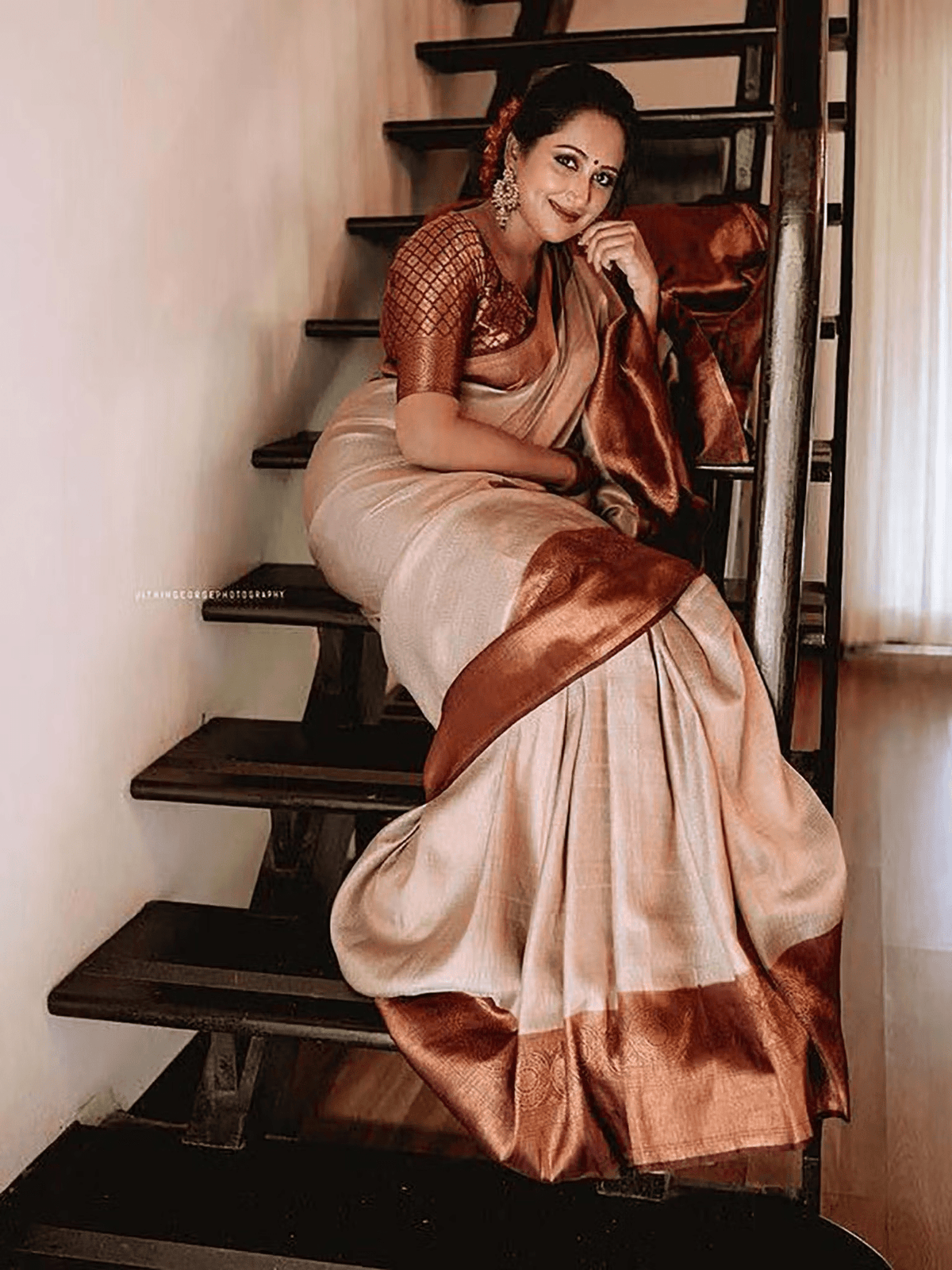 Glamorous Woven Silk Saree with Matching Unstitched Blouse – Perfect for Festive Occasions - aromie