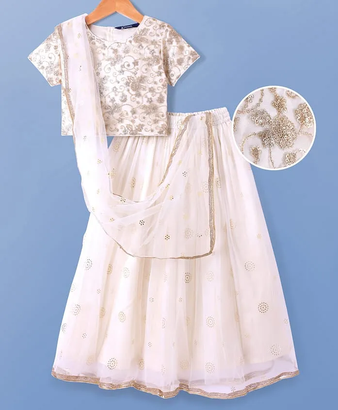 Aromie Girls Indian Ethnic Dress for Girls Canada featuring a gold-embroidered top and white skirt, perfect for weddings