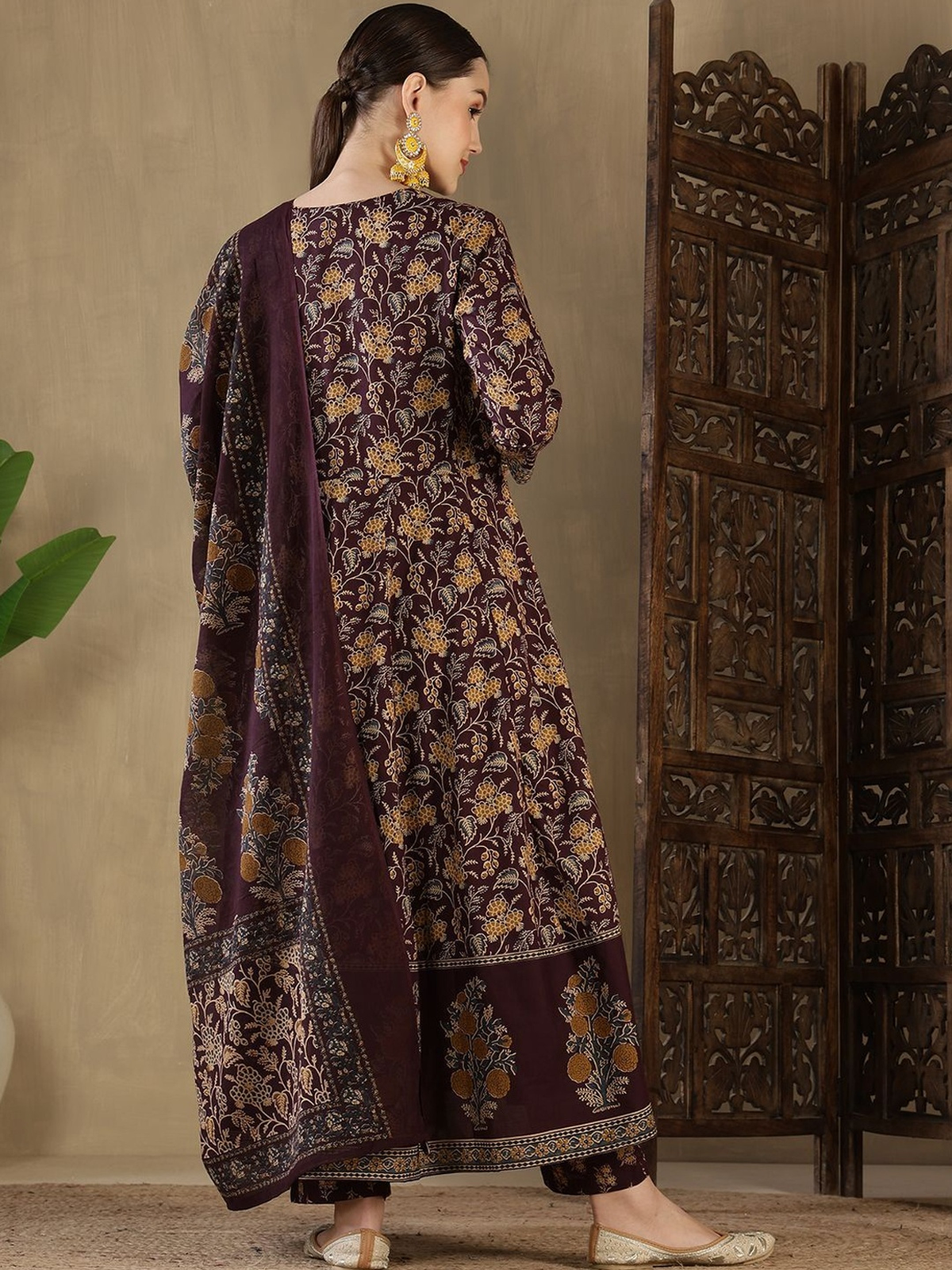Maroon Anarkali kurta set Canada made from lightweight fabric, perfect for festive occasions and celebrations