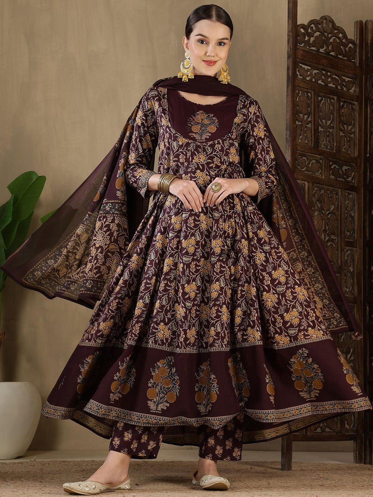 Maroon Anarkali kurta set Canada in floral design, perfect for weddings and festive occasions, made from lightweight fabric