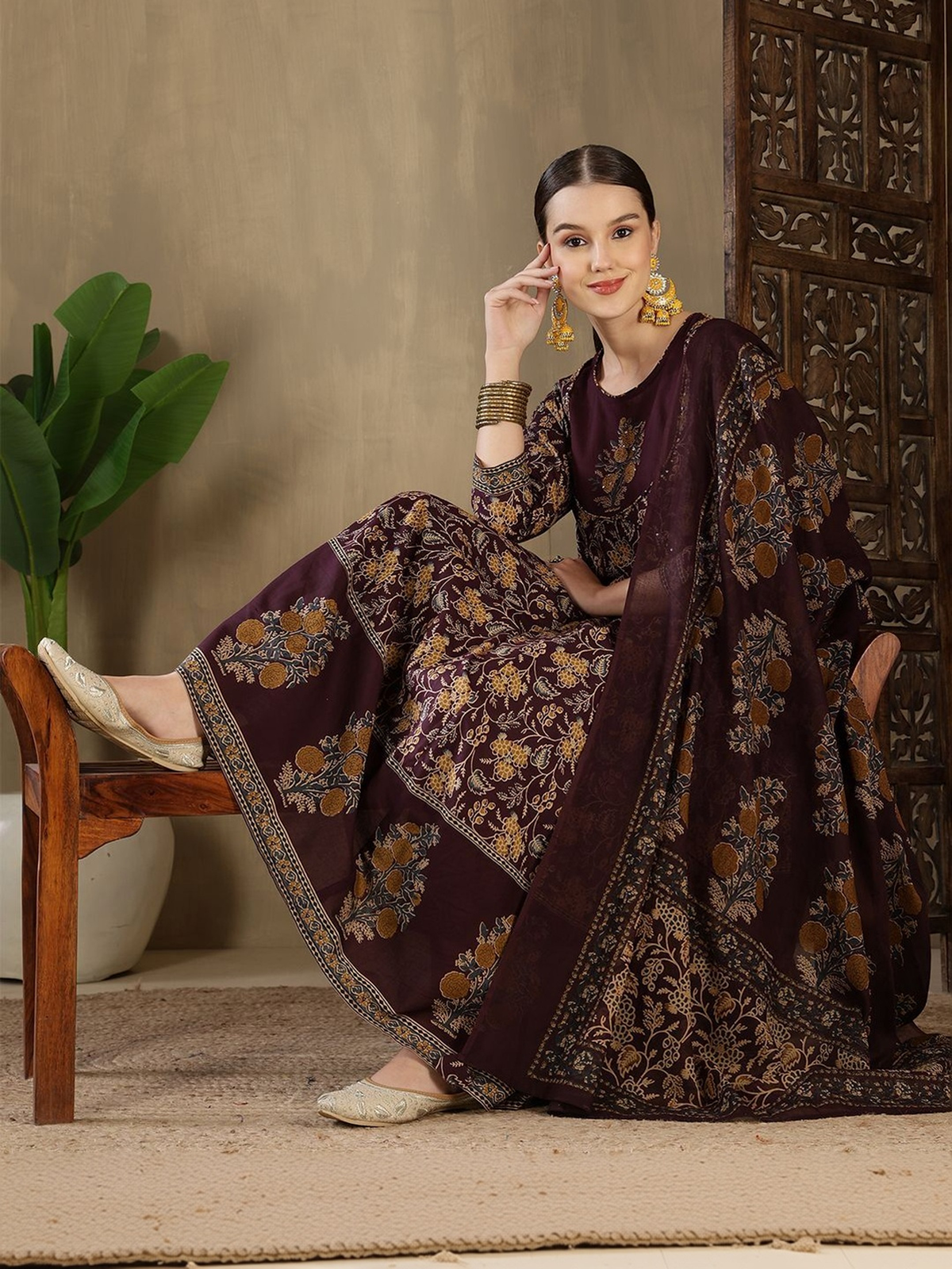 Maroon Anarkali kurta set Canada in floral design, perfect for festive occasions, made of lightweight fabric