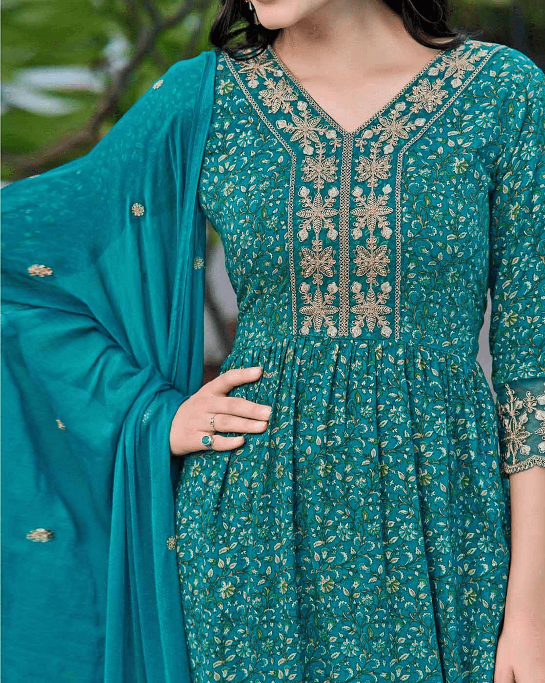 Nyra Cut Floral Kurta Set for Women