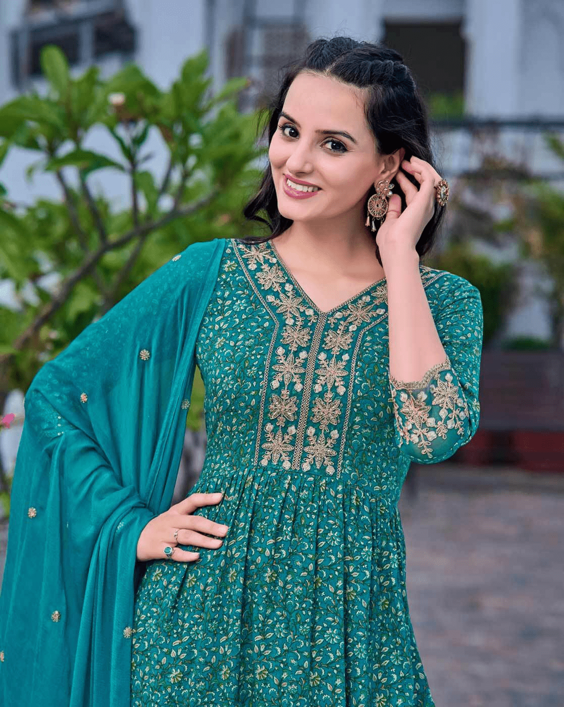 Nyra Cut Floral Kurta Set for Women