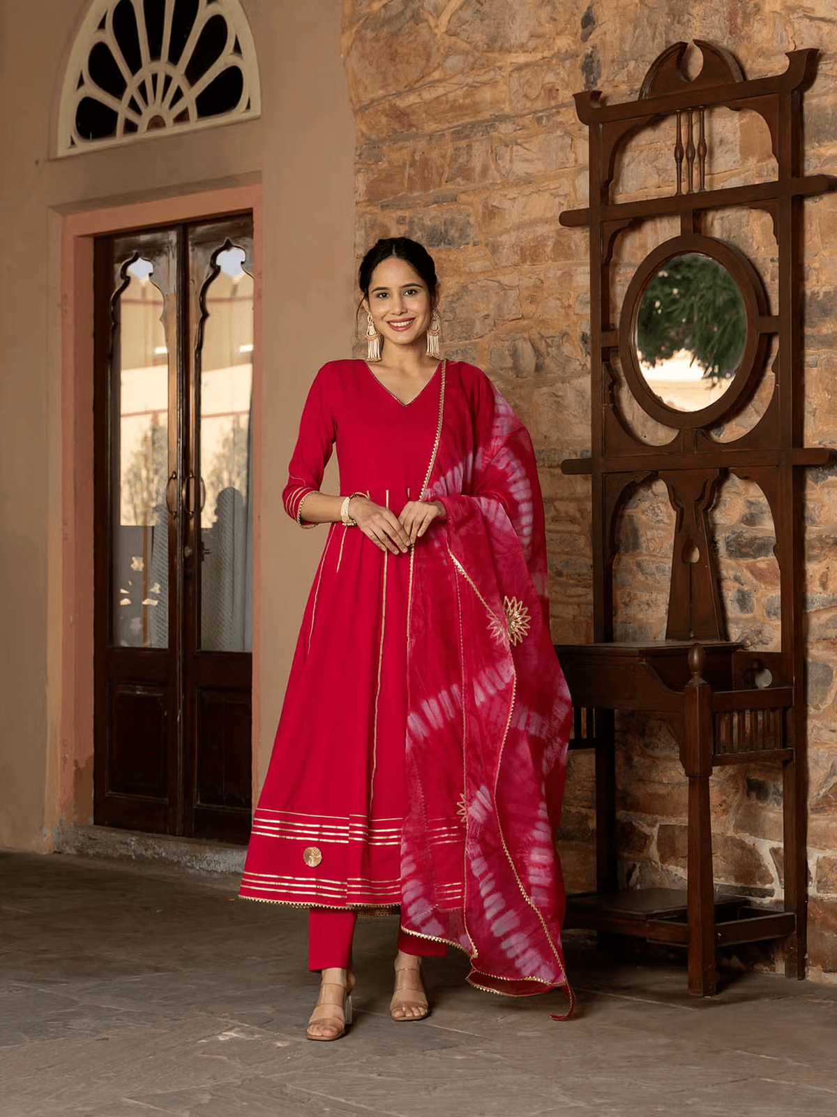 Elegant Pink Anarkali Suit Set Canada featuring a classic design and flowing silhouette