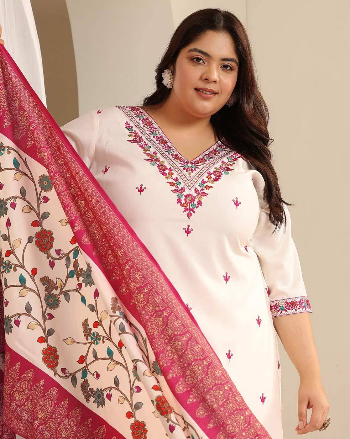 Aromie plus size floral kurta set Canada featuring intricate embroidery and a vibrant pink dupatta