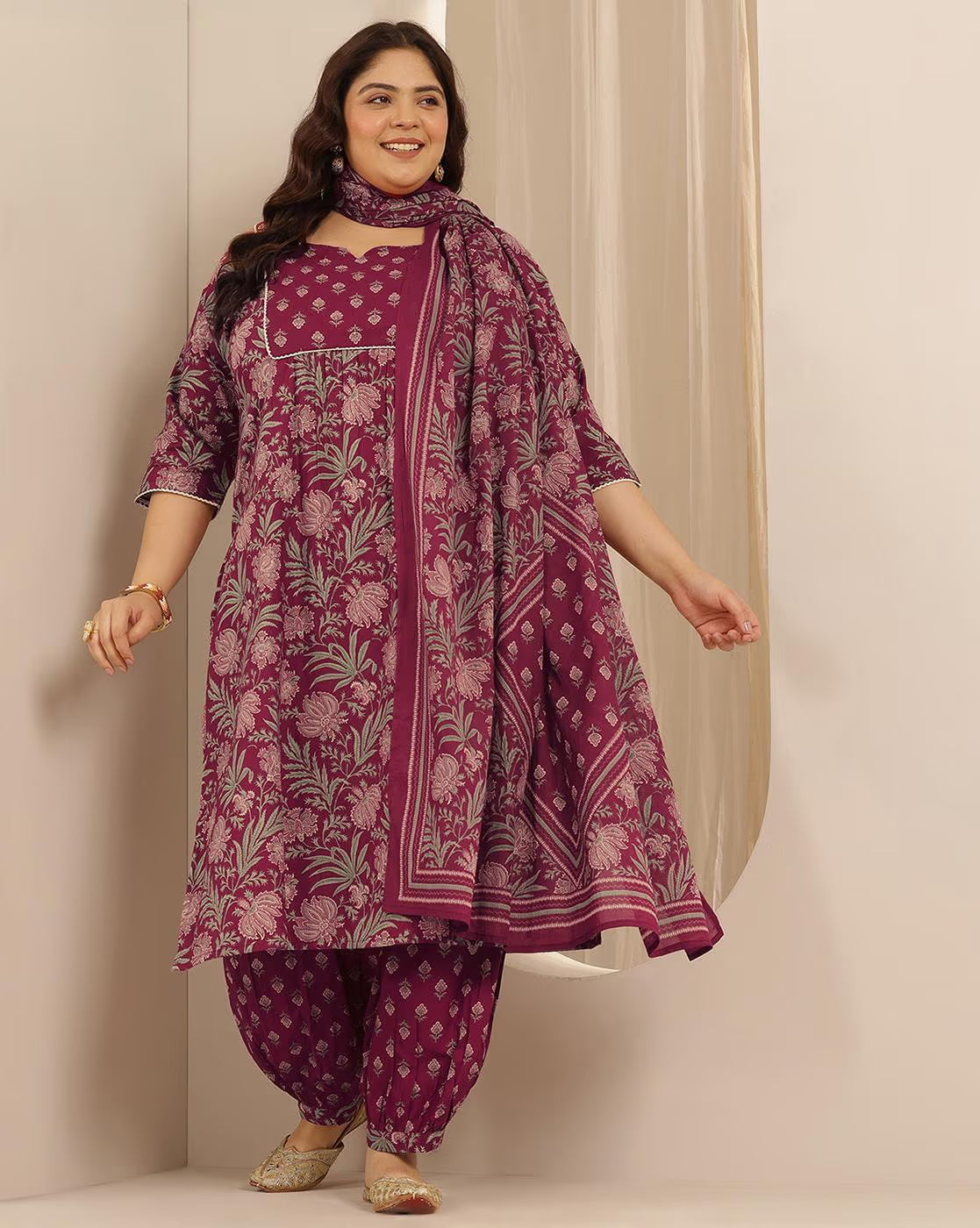 Aromie plus size Indian kurta set Canada in vibrant purple with floral designs and matching dupatta