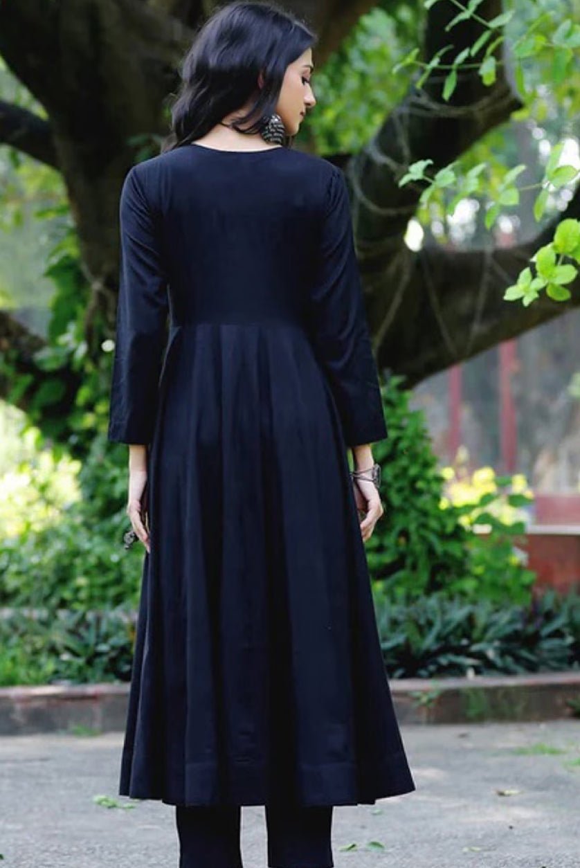 Elegant Rayon Kurta Set Women in black, featuring a flowing design and long sleeves, perfect for casual wear