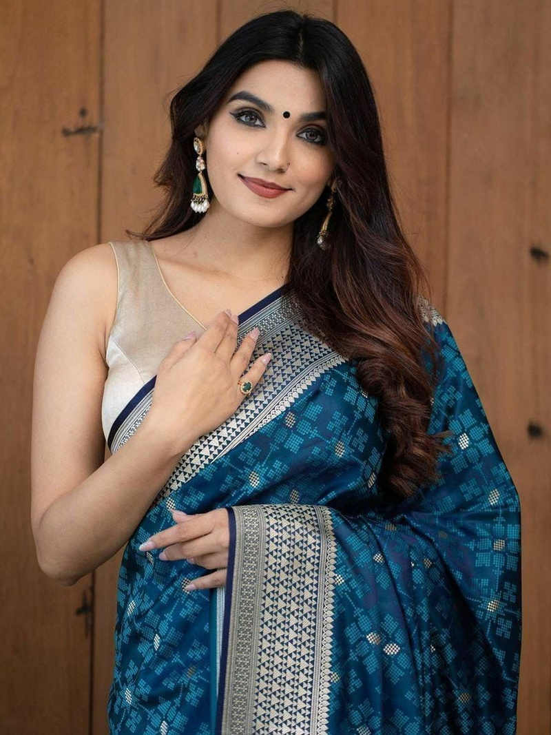 Elegant blue ready-to-wear saree Canada in silk fabric, perfect for weddings and special occasions.