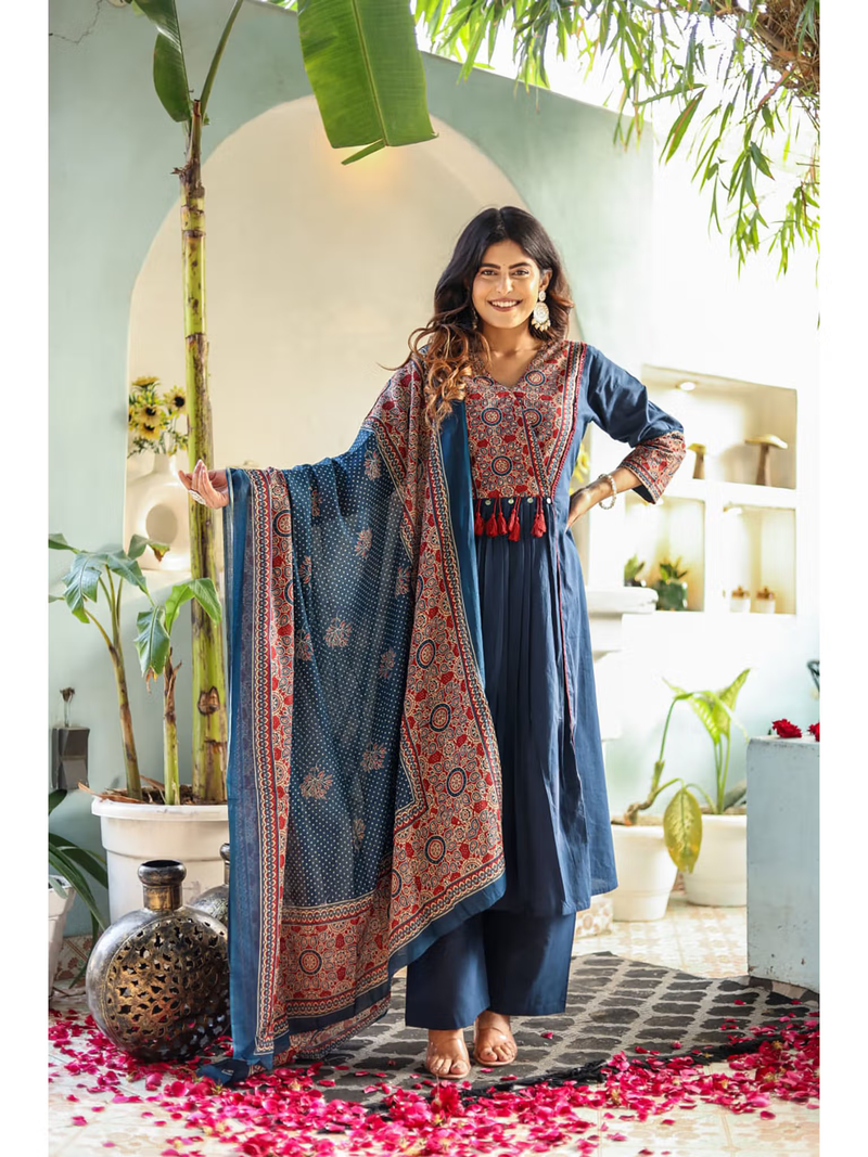 Elegant silk blend kurta set Canada featuring intricate patterns and embellishments, perfect for festive occasions