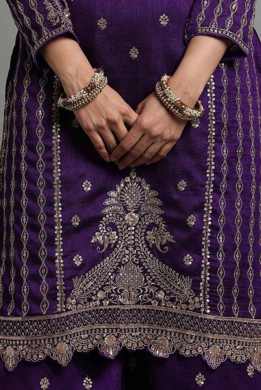 Elegant Vichitra silk kurta set Canada featuring intricate embroidery and stylish design