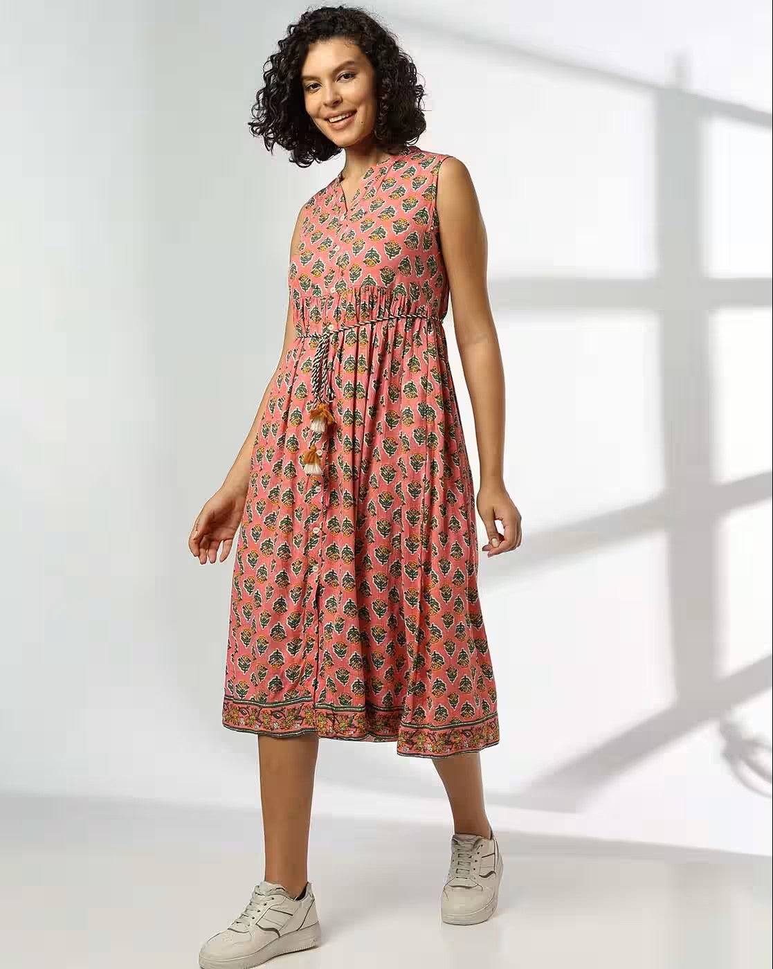 Aromie women's floral fit and flare dress in pink with sleeveless design and knee-length hem